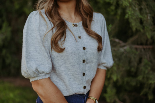 Puff sleeeve scallop knit top